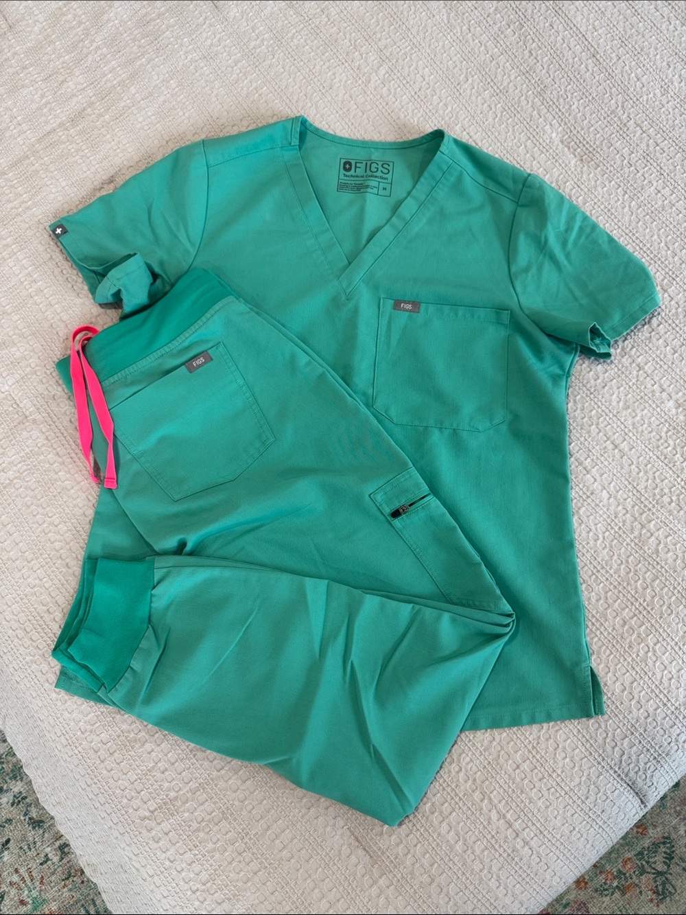 Figs Scrub Set in Teal with Pink Drawstring